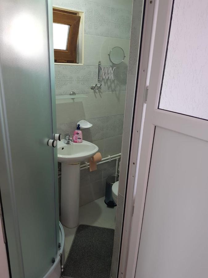 Villa La Bunicu Polovragi Esterno foto