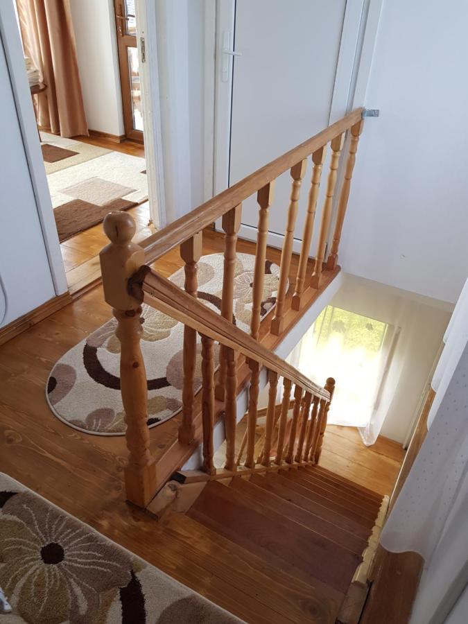 Villa La Bunicu Polovragi Esterno foto