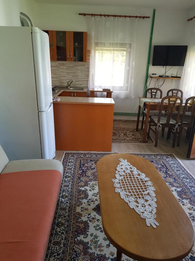Villa La Bunicu Polovragi Esterno foto