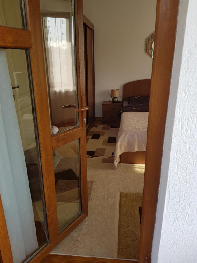 Villa La Bunicu Polovragi Esterno foto